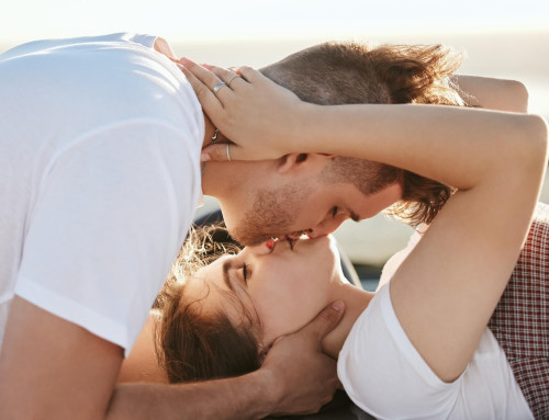 Descubre cómo los besos pueden mejorar tu salud bucodental